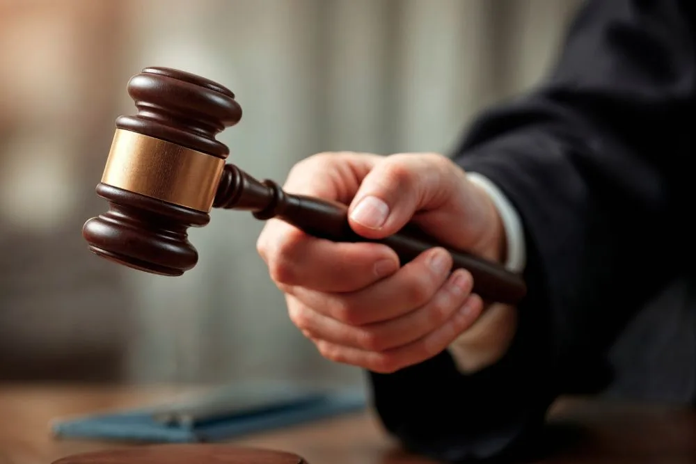 The First 12 Hours After a Felony Arrest: What Families Can Do to Speed Up Release